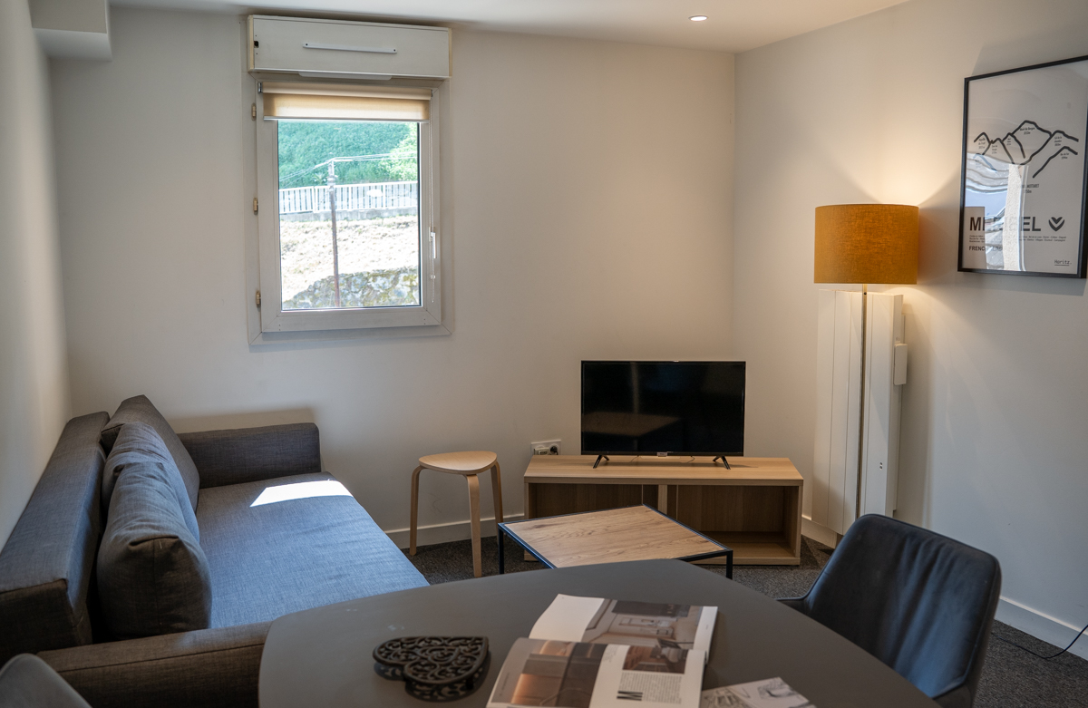 https://eureca-prod.alpine-collection.co/storage/app/media/Appartements/Appartement-Moderne-x4p/B69-Eureca-AH-260526-6.jpg