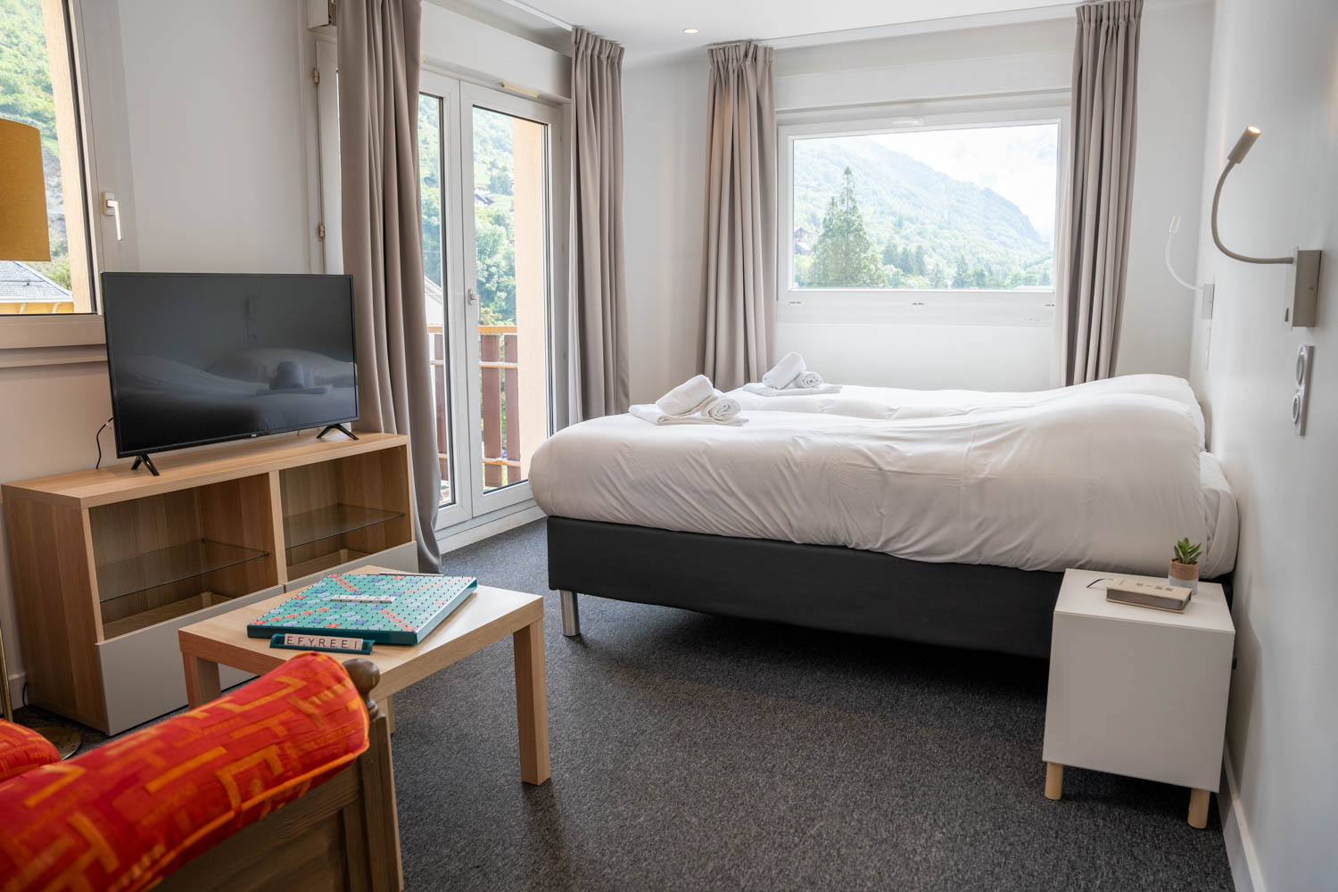 https://eureca-prod.alpine-collection.co/storage/app/media/Appartements/Studio-Moderne-x2p-cuisine/Eureca-A60-1.jpg