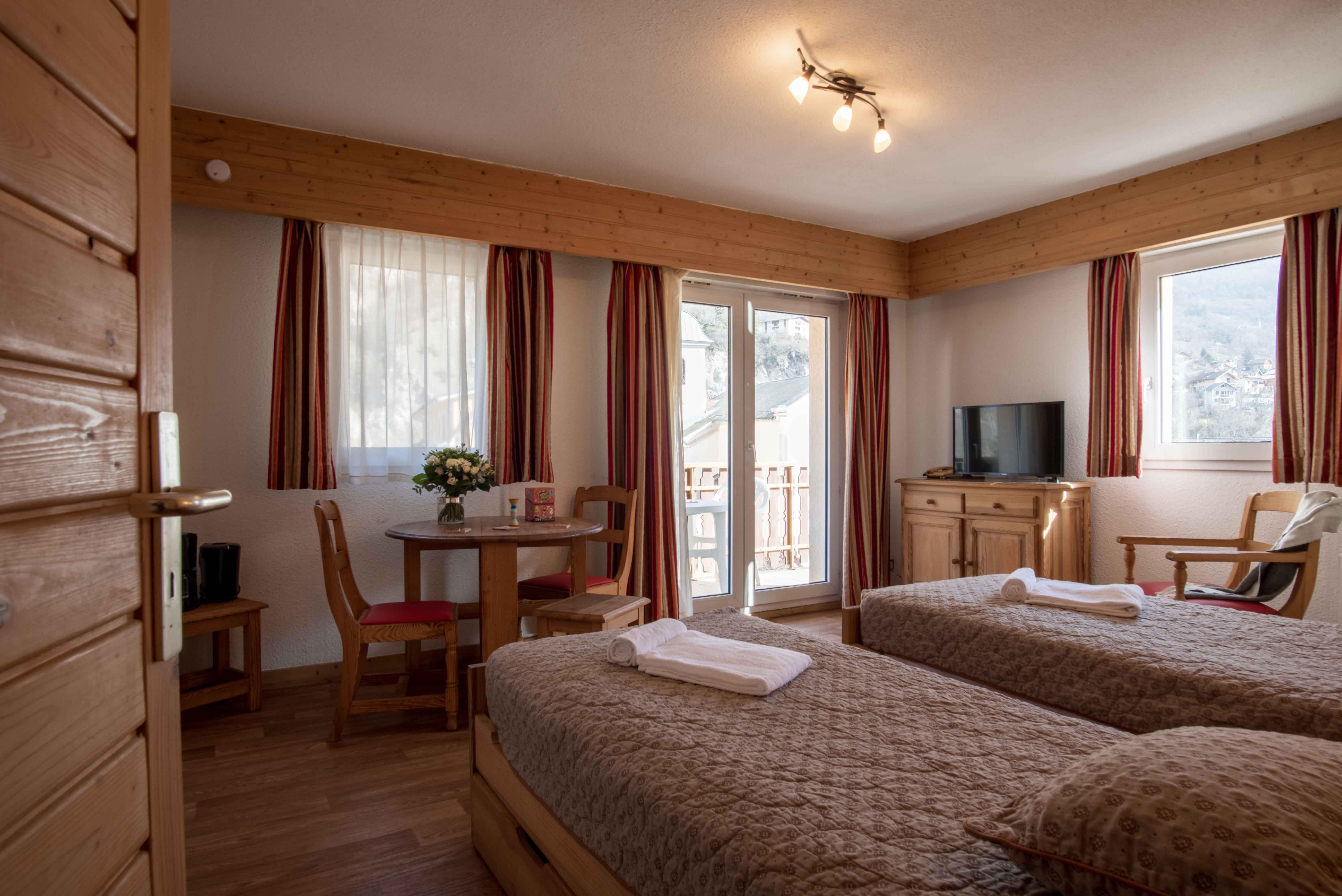 https://eureca-prod.alpine-collection.co/storage/app/media/Appartements/Studio-Superieur-x2p/Eureca-A50-1.jpg
